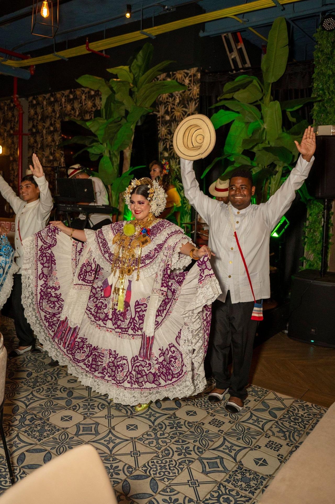 Aya la Vida: música en vivo y terraza en el Casco Viejo de Panamá