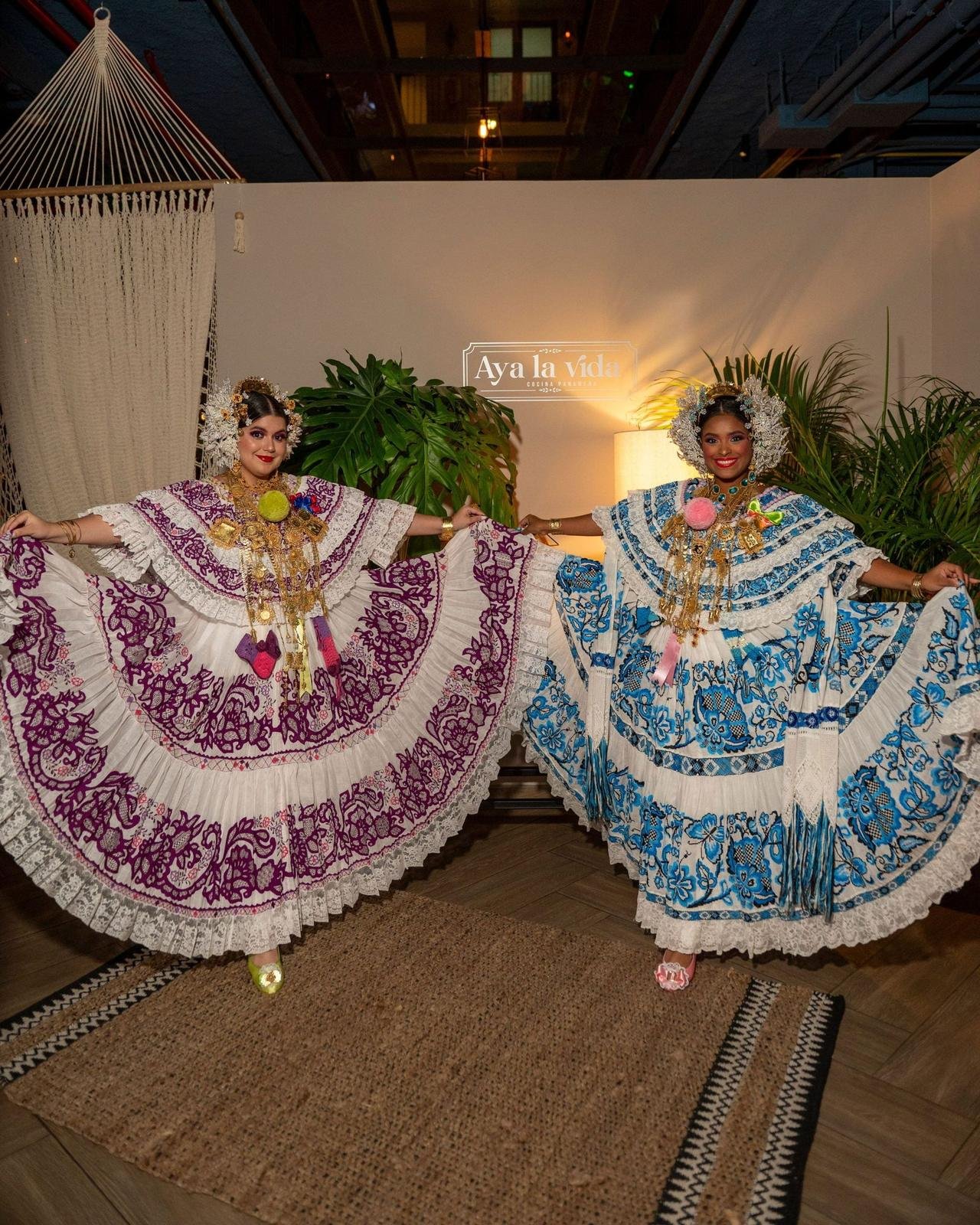 Cena con folklore panameño: noches de pollera y tambor en Aya la Vida