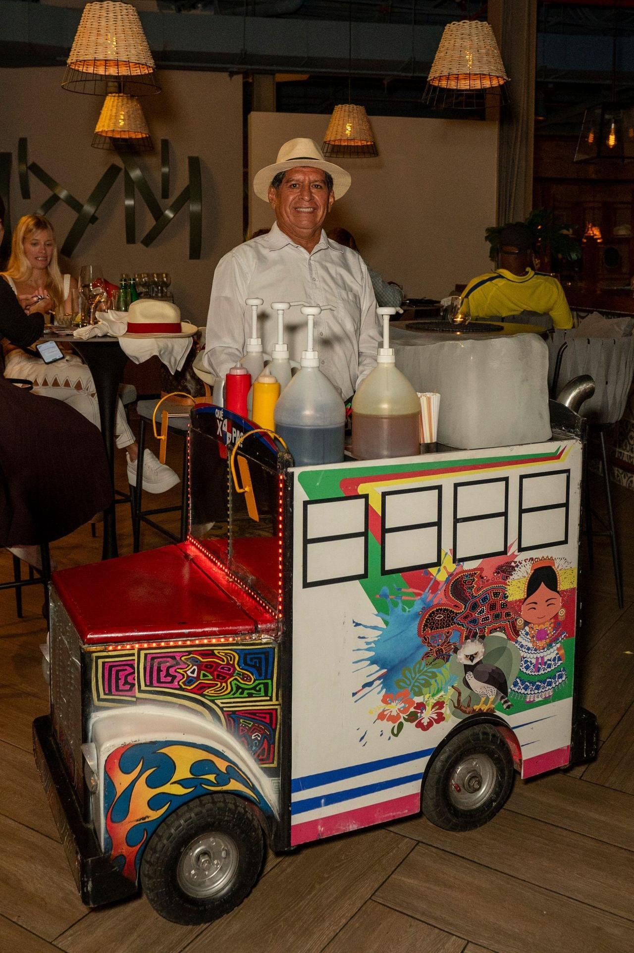 Cena con folklore panameño en el Casco Viejo: guía práctica de Aya la Vida